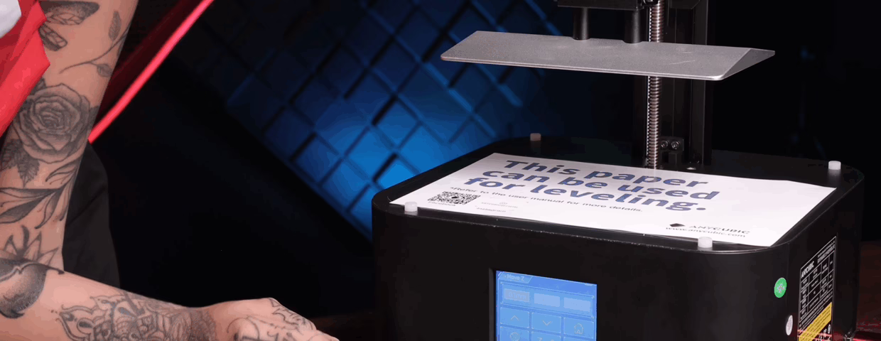 Build Plate leveling, image from Loot Studios' 3D Printing Hero